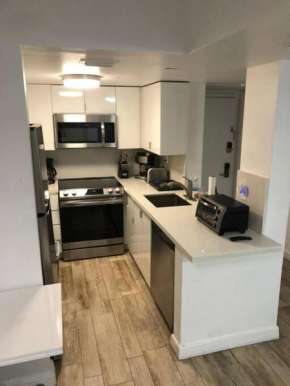 BEST DEAL! 2 Bedroom Modern Beachfront by YouRent!